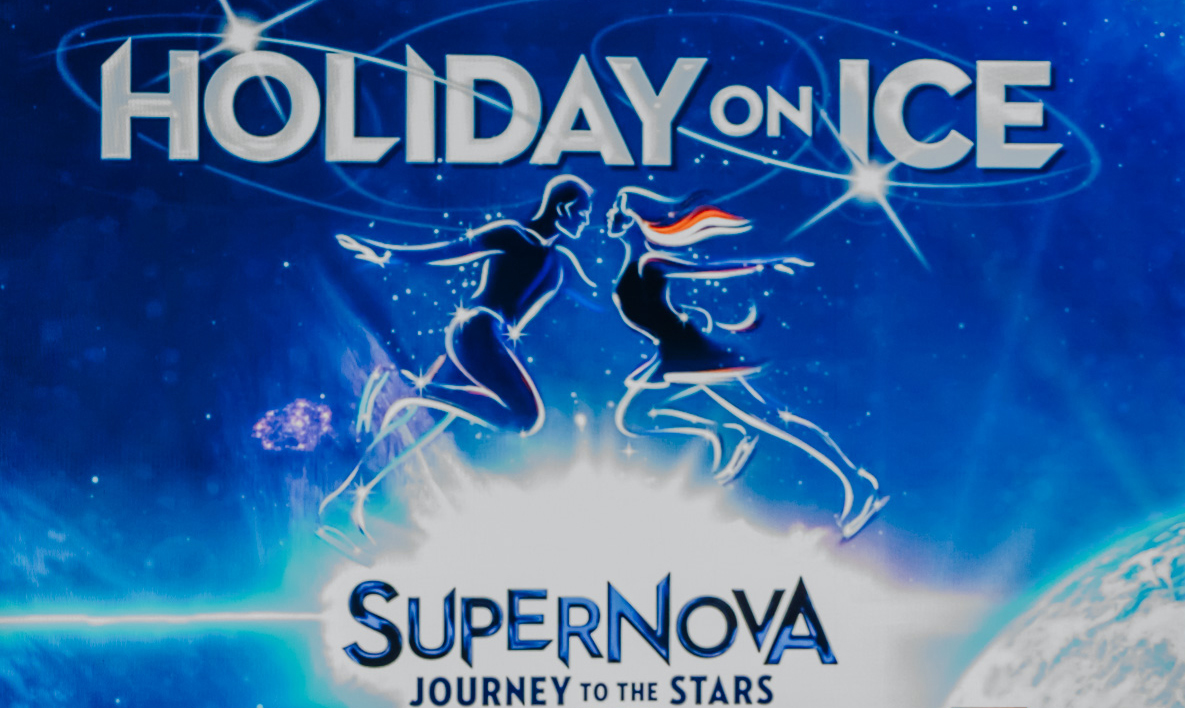 Die Hamburger Hummel HOLIDAY ON ICE entführt mit neuer Show und Stargästen in fremde Galaxien Die Hamburger Hummel HOLIDAY ON ICE entführt mit neuer Show und Stargästen in fremde Galaxien